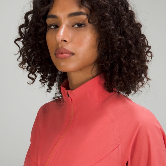 Lululemon Women's Fast and Free Windbreaker - Picture 3 of 8